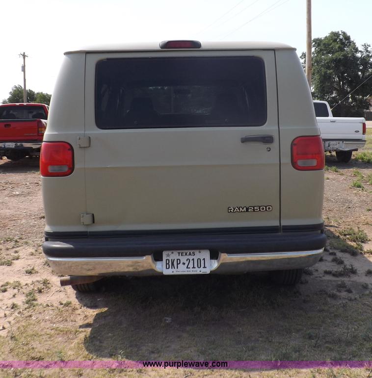 image for item I7722 1997 Dodge Ram Wagon B2500 van