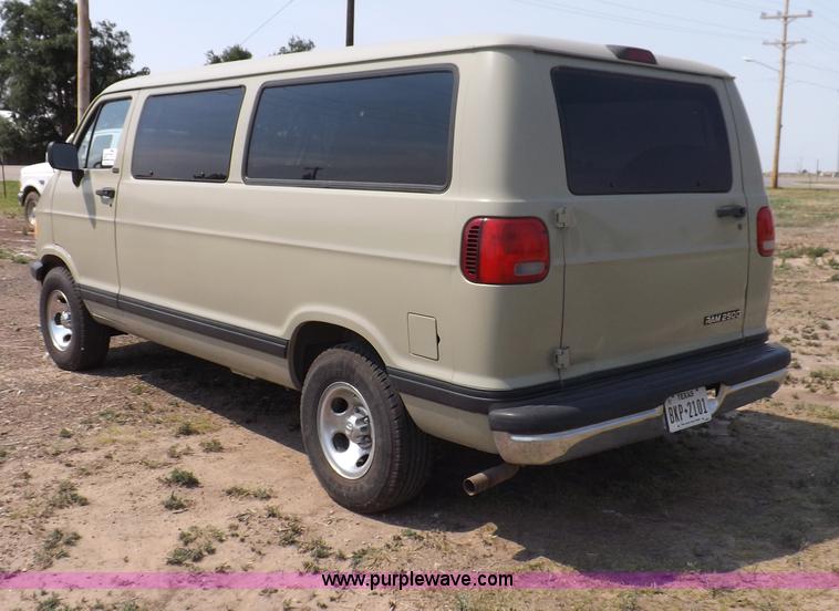 image for item I7722 1997 Dodge Ram Wagon B2500 van