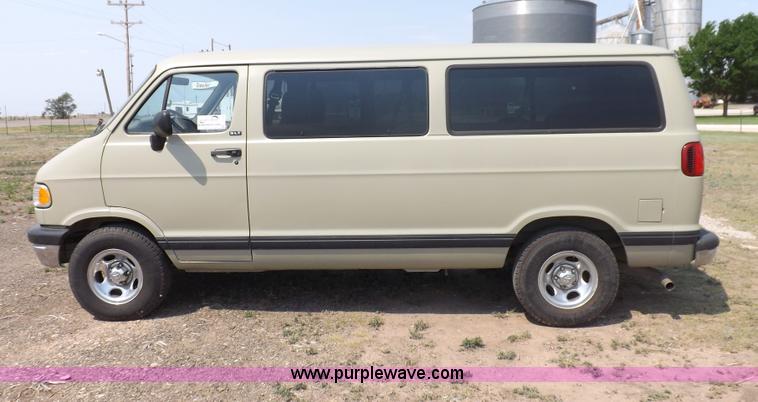 image for item I7722 1997 Dodge Ram Wagon B2500 van