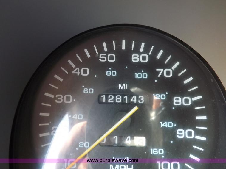 image for item I7722 1997 Dodge Ram Wagon B2500 van