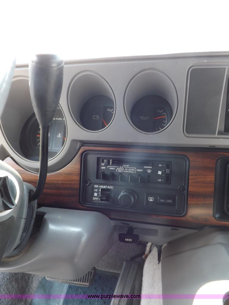 image for item I7722 1997 Dodge Ram Wagon B2500 van