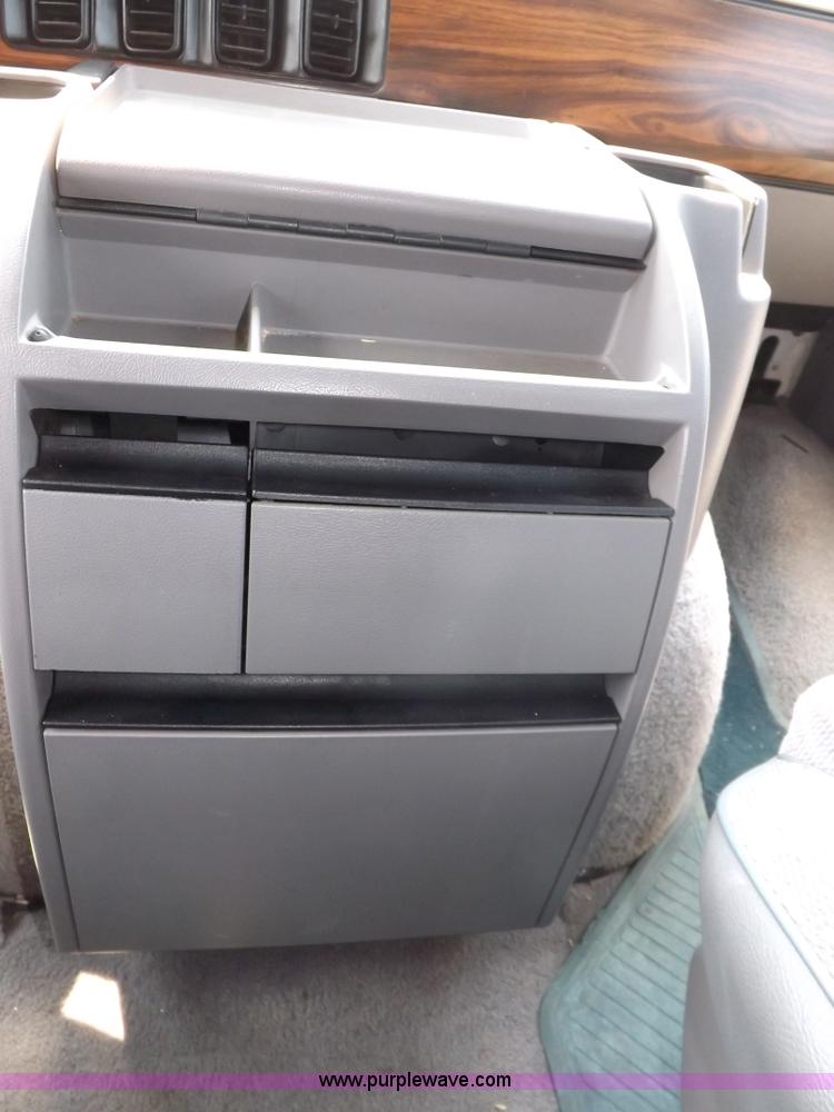 image for item I7722 1997 Dodge Ram Wagon B2500 van