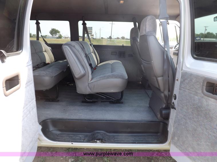 image for item I7722 1997 Dodge Ram Wagon B2500 van