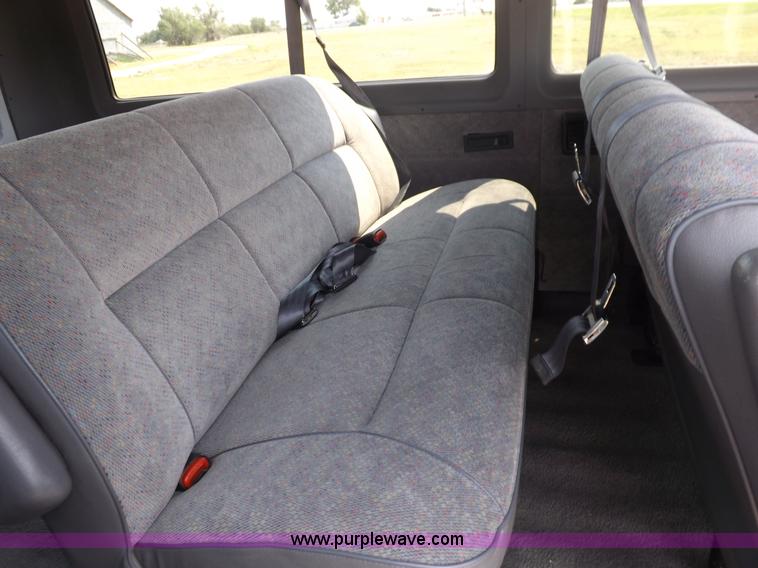 image for item I7722 1997 Dodge Ram Wagon B2500 van