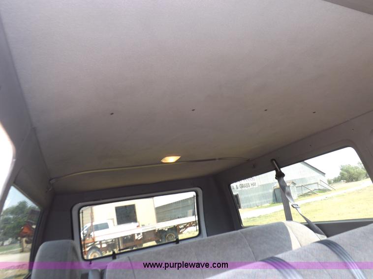 image for item I7722 1997 Dodge Ram Wagon B2500 van