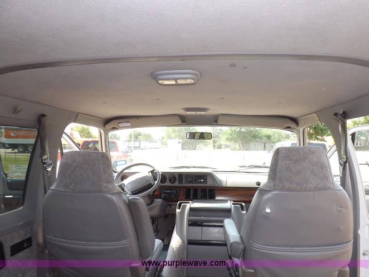 image for item I7722 1997 Dodge Ram Wagon B2500 van