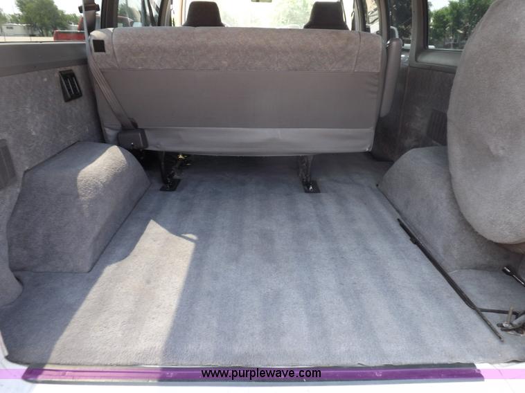 image for item I7722 1997 Dodge Ram Wagon B2500 van