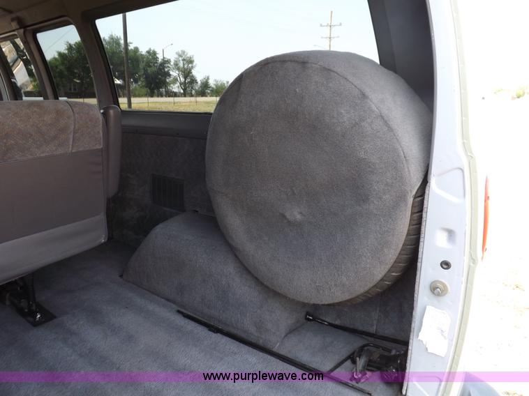 image for item I7722 1997 Dodge Ram Wagon B2500 van