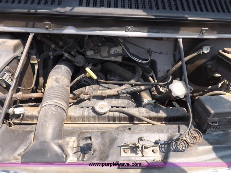 image for item I7722 1997 Dodge Ram Wagon B2500 van