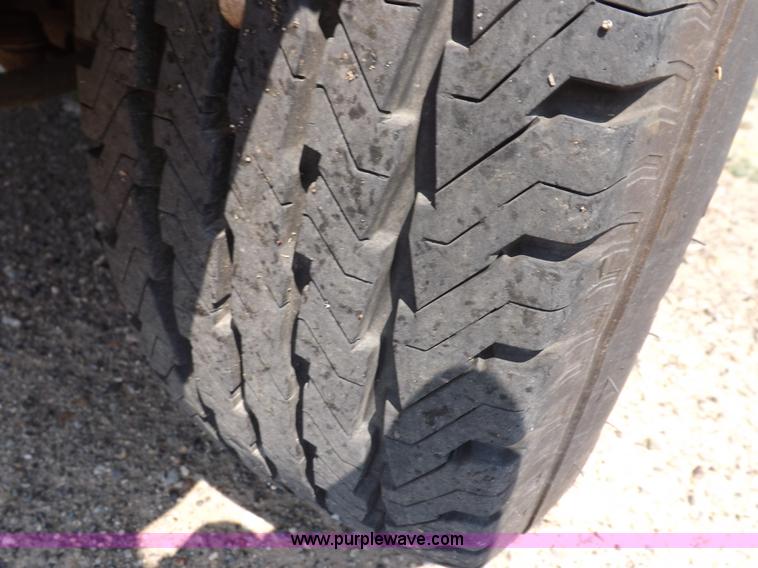 image for item I7722 1997 Dodge Ram Wagon B2500 van