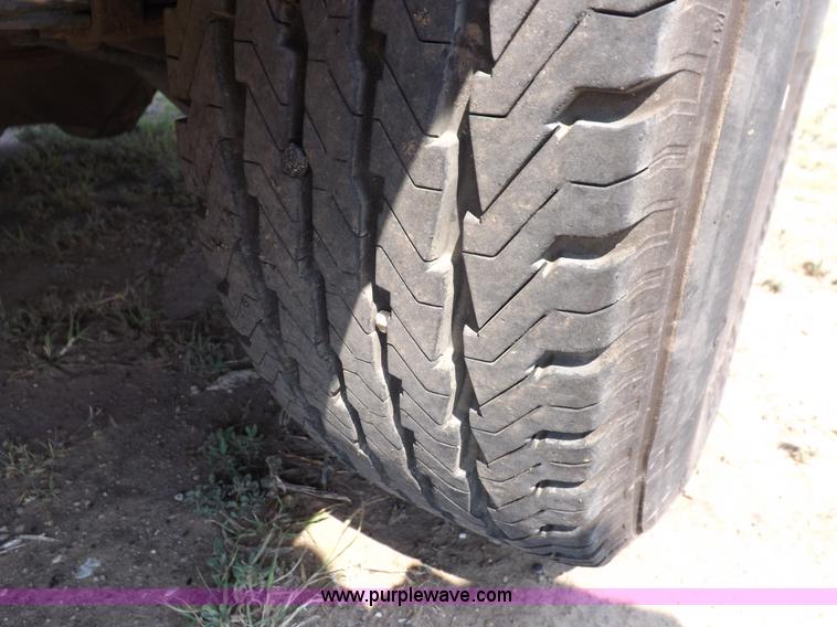 image for item I7722 1997 Dodge Ram Wagon B2500 van