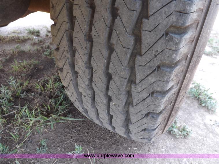 image for item I7722 1997 Dodge Ram Wagon B2500 van