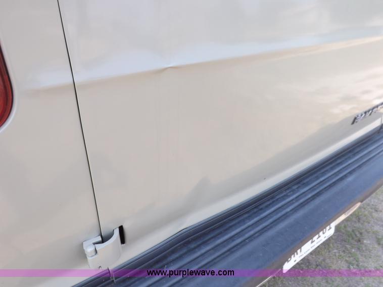 image for item I7722 1997 Dodge Ram Wagon B2500 van