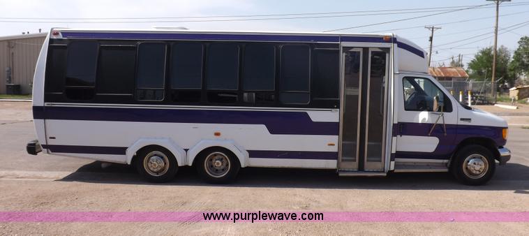 image for item I7723 1995 Ford Econoline E350 transit bus