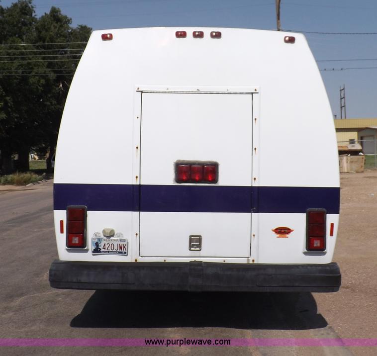 image for item I7723 1995 Ford Econoline E350 transit bus