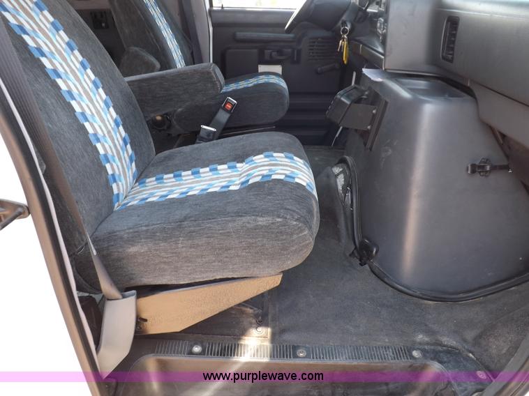 image for item I7723 1995 Ford Econoline E350 transit bus