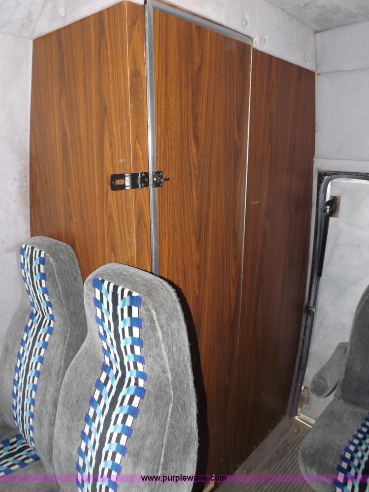 image for item I7723 1995 Ford Econoline E350 transit bus