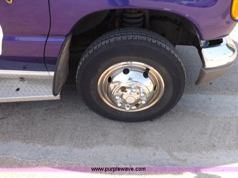 image for item I7723 1995 Ford Econoline E350 transit bus