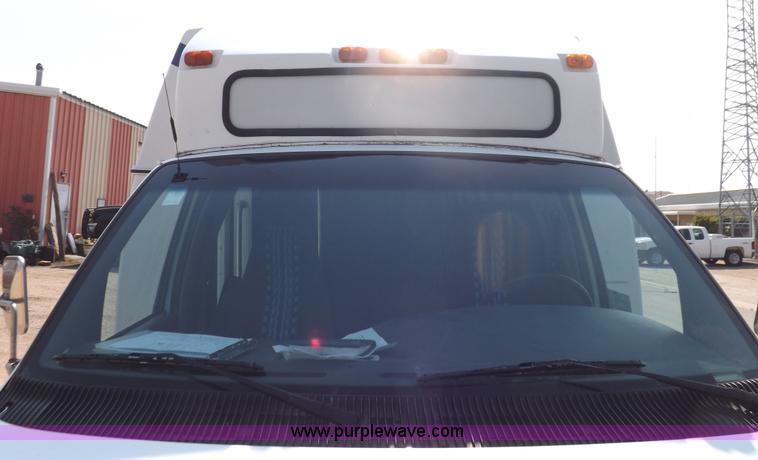 image for item I7723 1995 Ford Econoline E350 transit bus