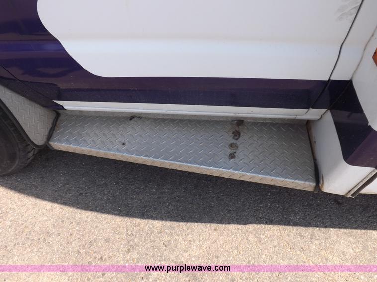 image for item I7723 1995 Ford Econoline E350 transit bus