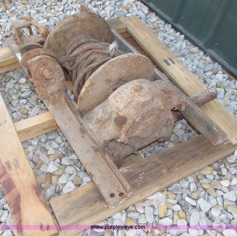 image for item K9731 Braden M43A-1+4 winch