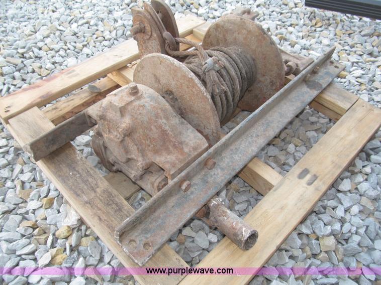 image for item K9731 Braden M43A-1+4 winch