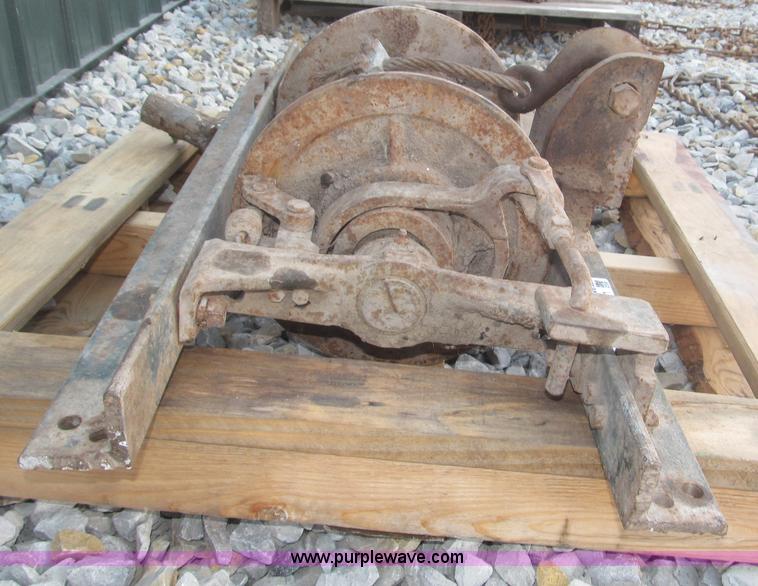 image for item K9731 Braden M43A-1+4 winch