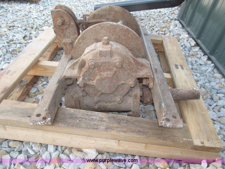 image for item K9731 Braden M43A-1+4 winch