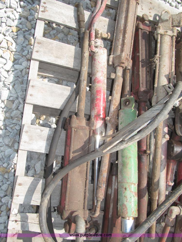 image for item K9733 Assorted cylinders and valve bodies