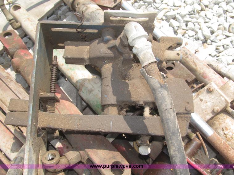 image for item K9733 Assorted cylinders and valve bodies