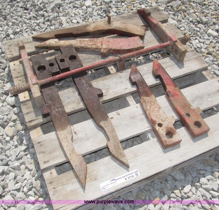 image for item K9735 (4) sets of International fast hitch adapters