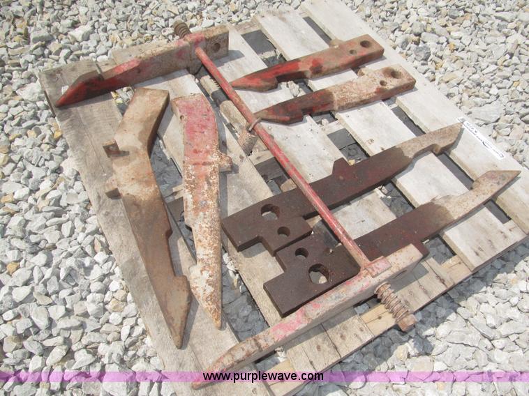 image for item K9735 (4) sets of International fast hitch adapters