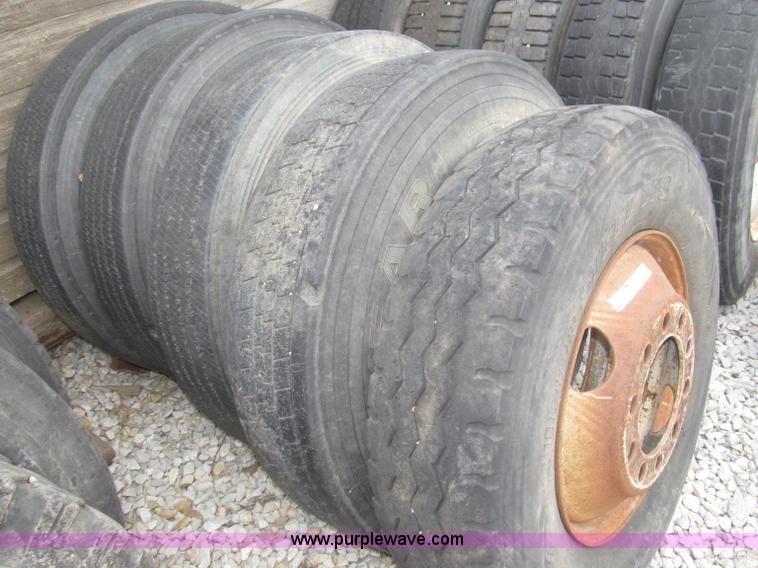image for item K9747 (5) 22.5 tires