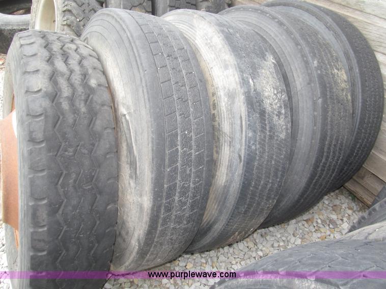 image for item K9747 (5) 22.5 tires