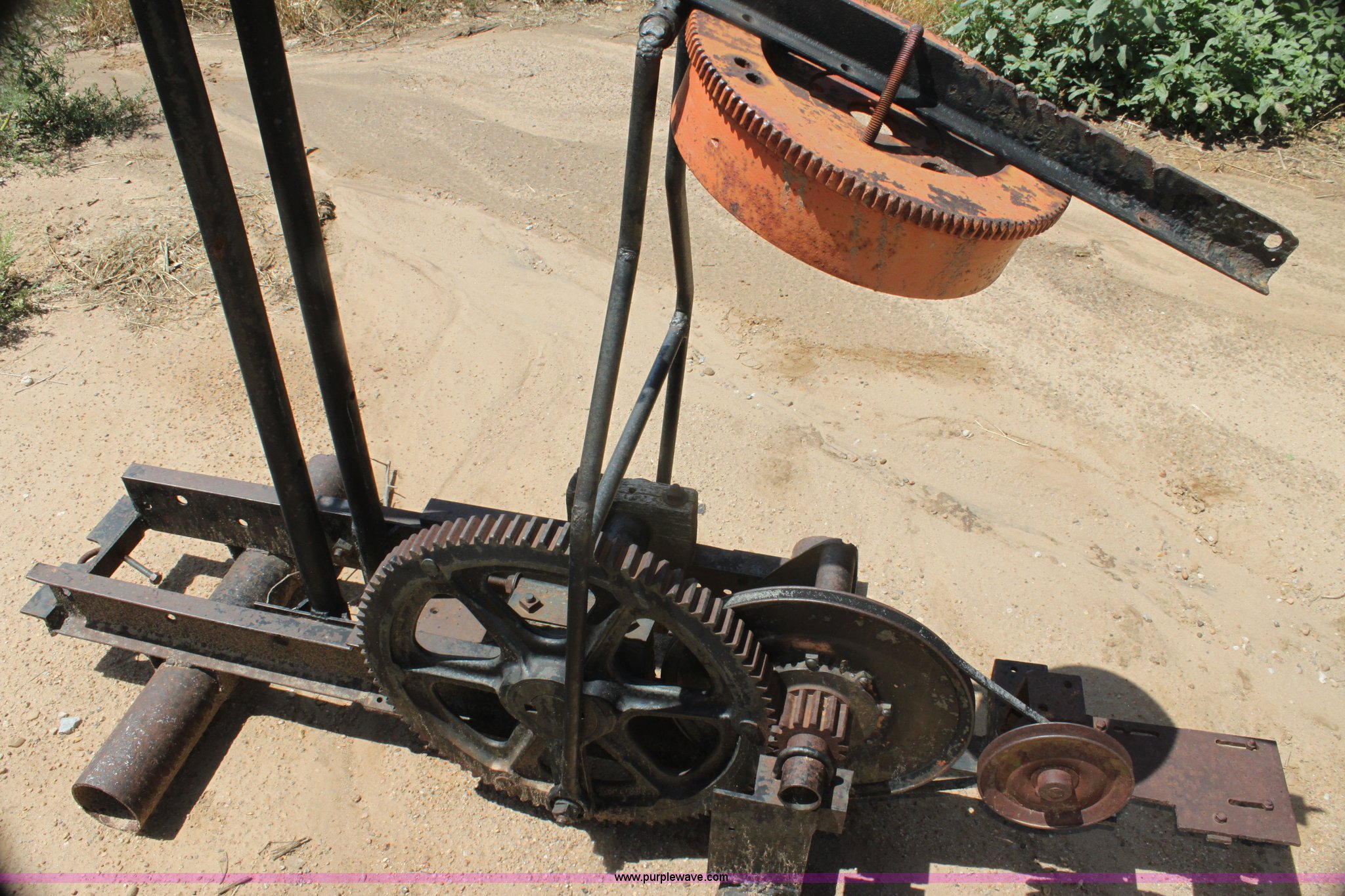 Mini oil well pump jack in Cunningham, KS Item AE9162 sold Purple Wave