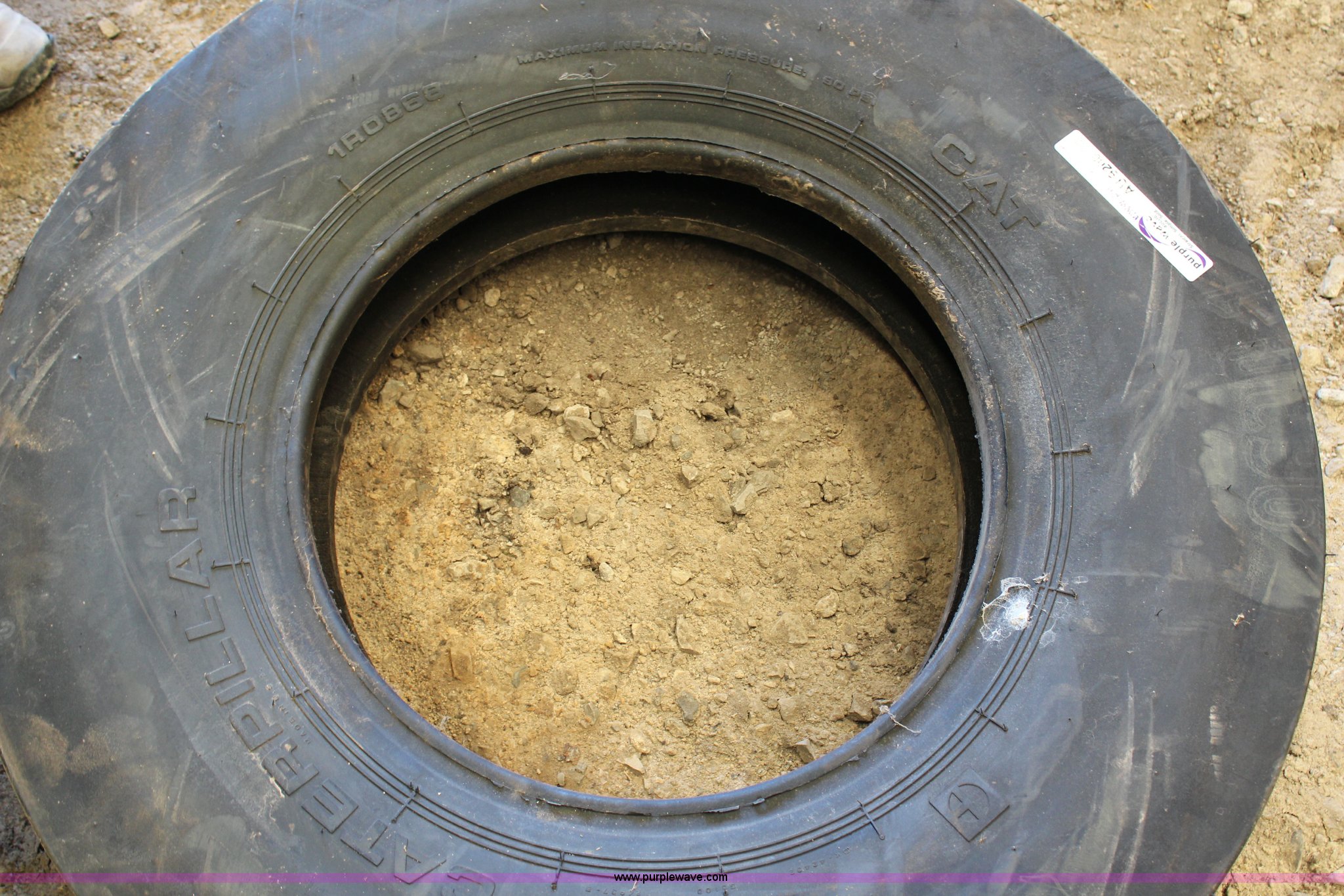 Caterpillar pneumatic roller tire in Kansas City, KS Item AU9200 sold