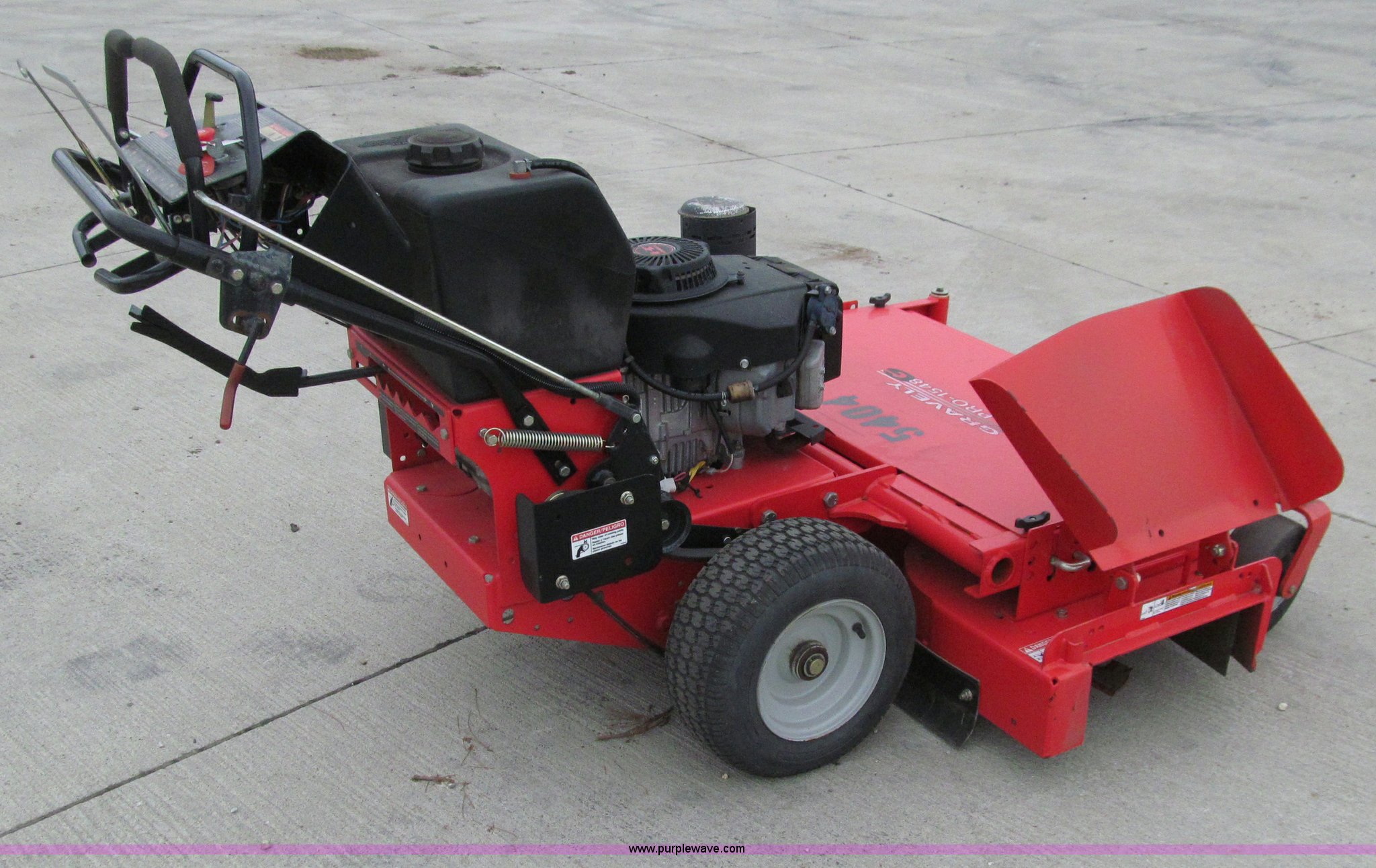 Gravely walk behind selfpropelled mower in Waterloo, IA Item D7430