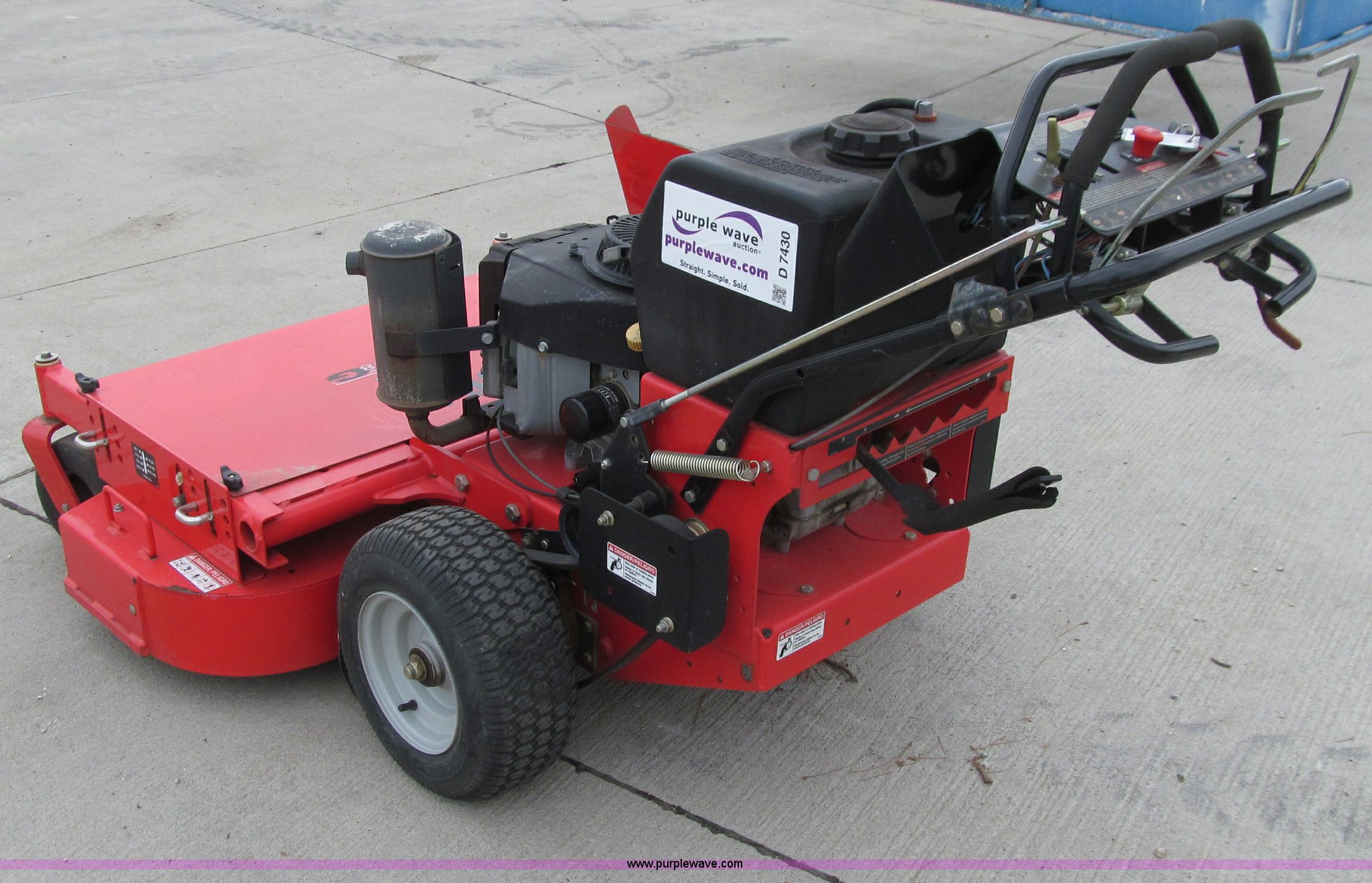 Gravely walk behind selfpropelled mower in Waterloo, IA Item D7430