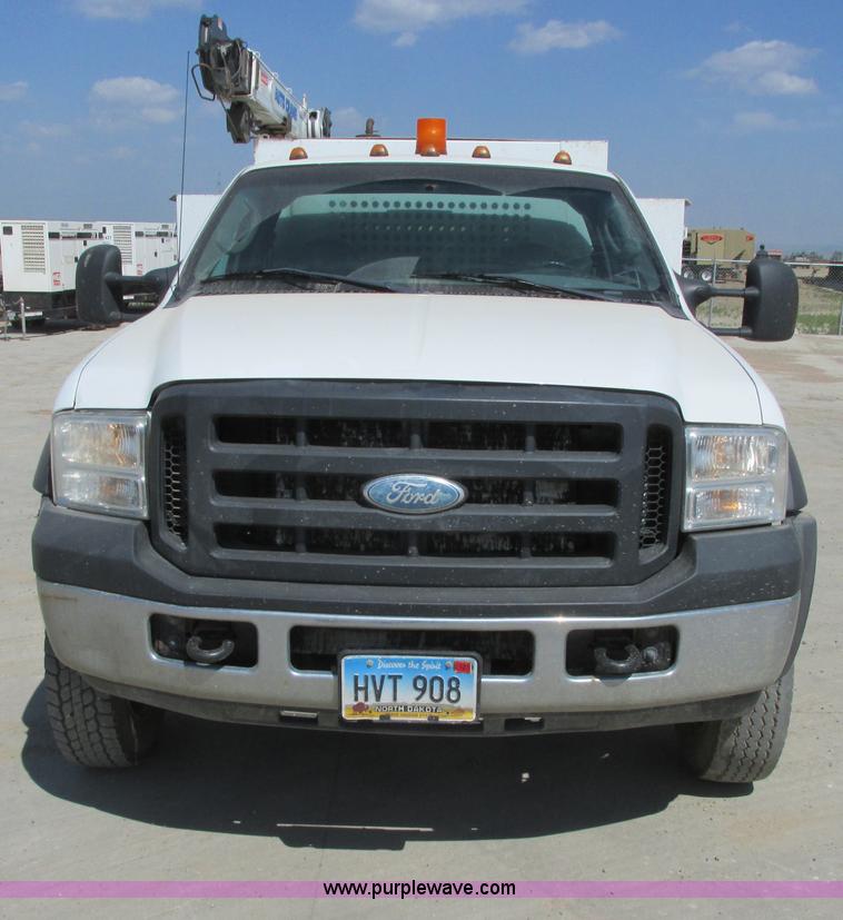 image for item A8575 2007 Ford F550 XL Super Duty service truck with crane
