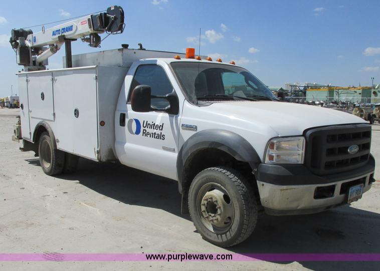 image for item A8575 2007 Ford F550 XL Super Duty service truck with crane