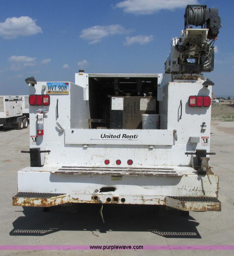 image for item A8575 2007 Ford F550 XL Super Duty service truck with crane