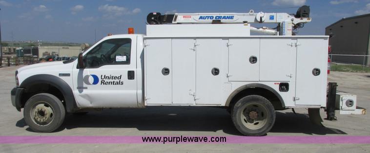 image for item A8575 2007 Ford F550 XL Super Duty service truck with crane