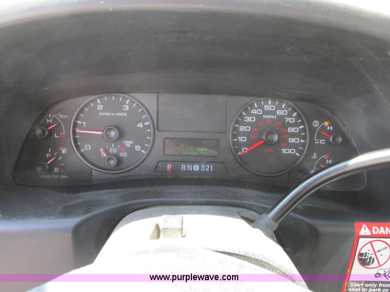 image for item A8575 2007 Ford F550 XL Super Duty service truck with crane