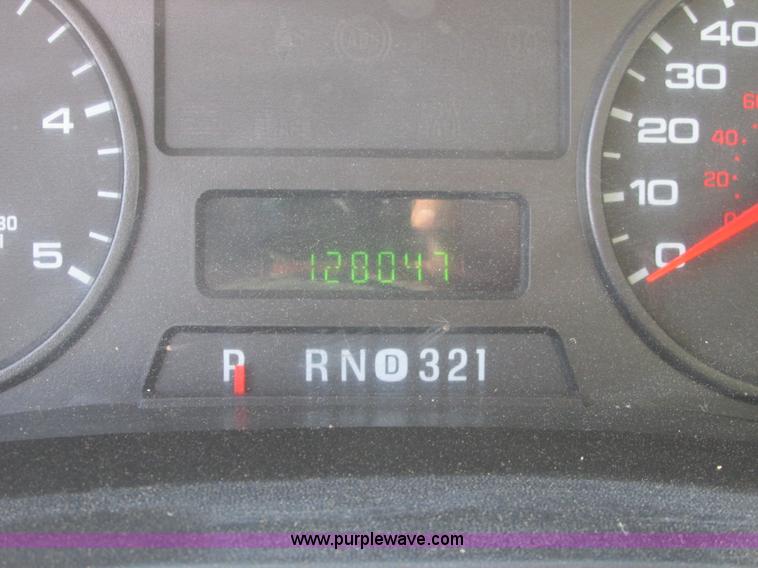 image for item A8575 2007 Ford F550 XL Super Duty service truck with crane