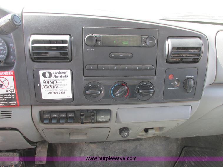 image for item A8575 2007 Ford F550 XL Super Duty service truck with crane