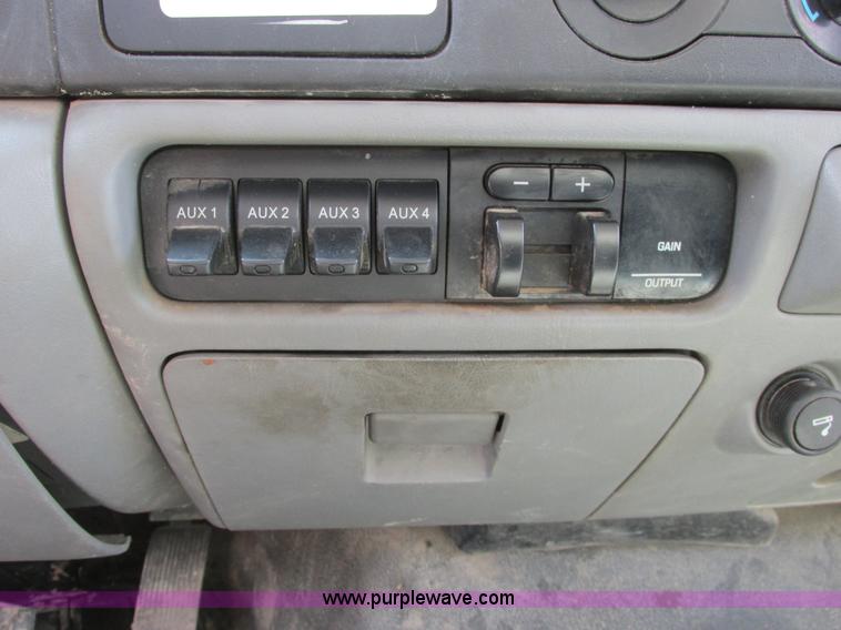 image for item A8575 2007 Ford F550 XL Super Duty service truck with crane