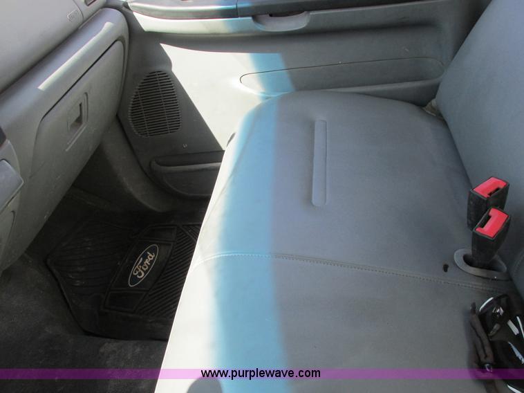 image for item A8575 2007 Ford F550 XL Super Duty service truck with crane