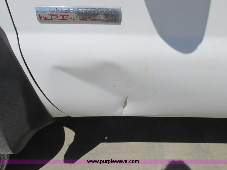 image for item A8575 2007 Ford F550 XL Super Duty service truck with crane