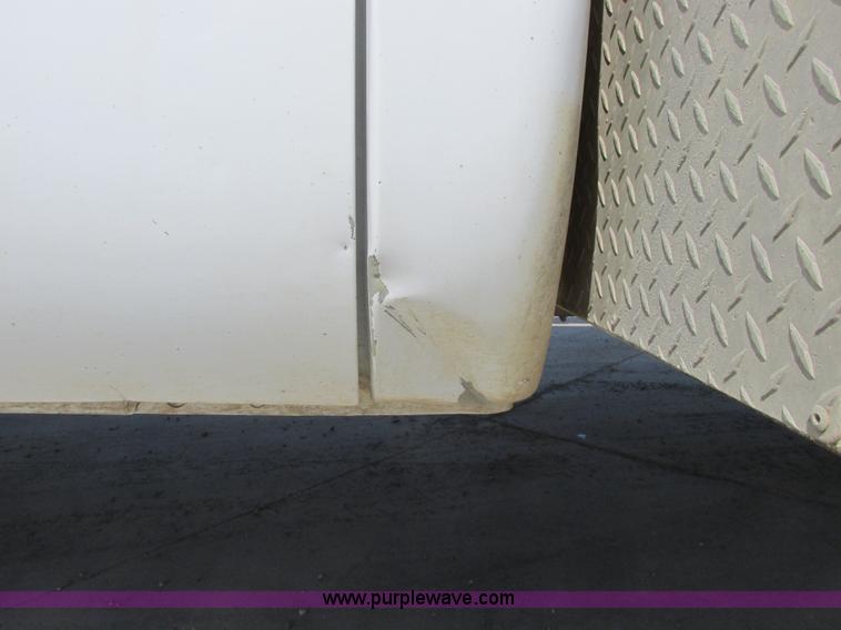 image for item A8575 2007 Ford F550 XL Super Duty service truck with crane