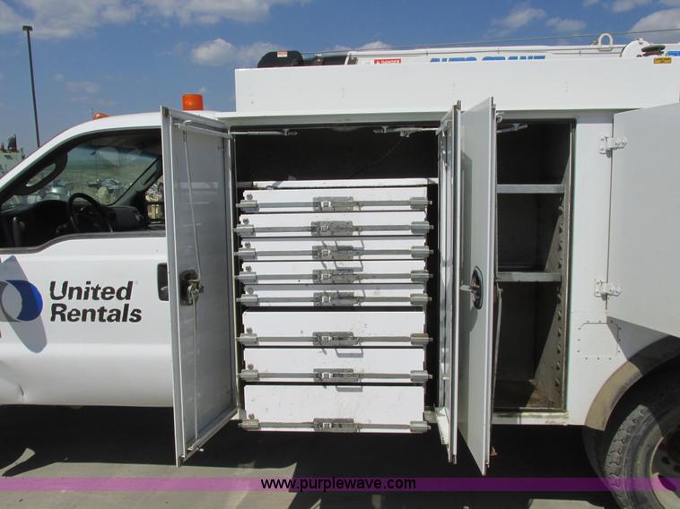 image for item A8575 2007 Ford F550 XL Super Duty service truck with crane